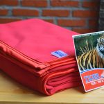 Selimut Tiger Merah