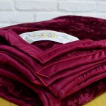 Selimut Daily Maroon